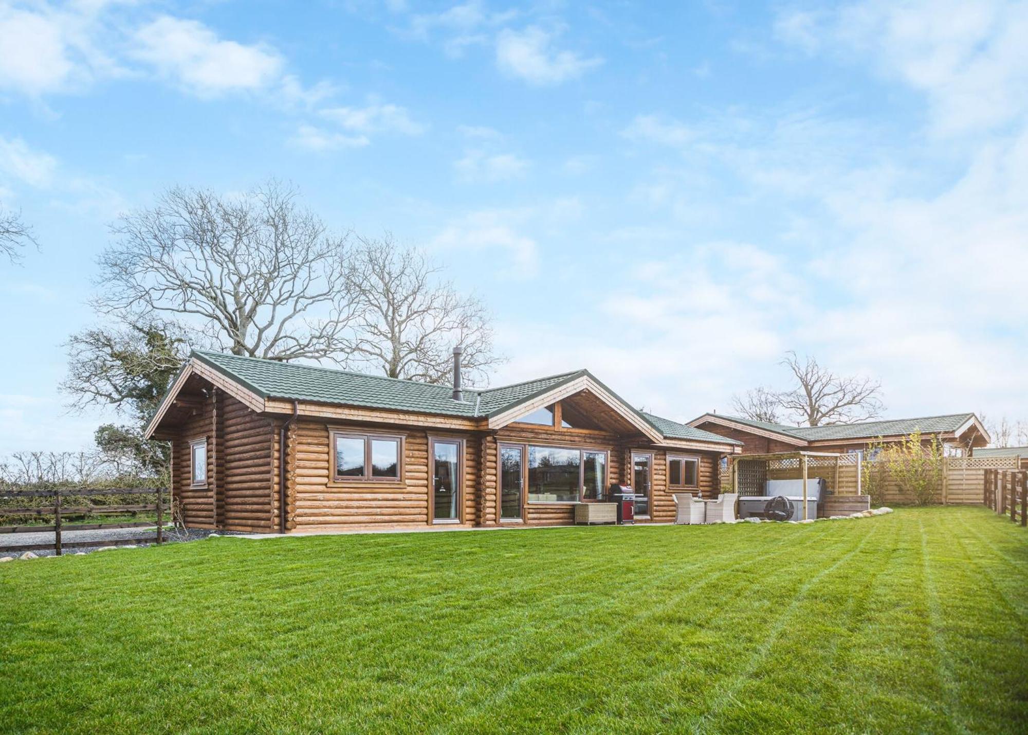 Sun Hill Lodges Constable Burton Exterior photo